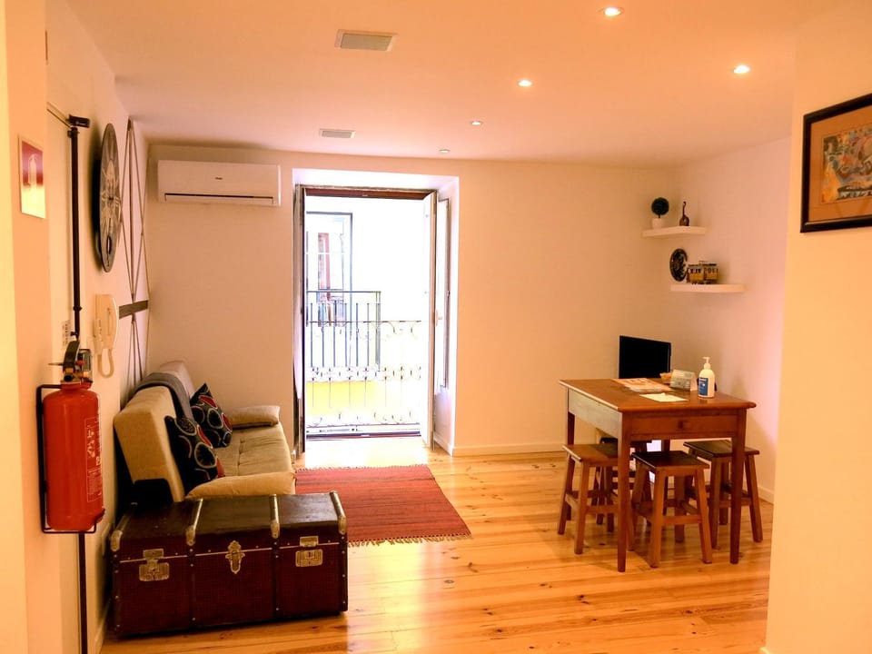 Off site, Living room, Seating area, Dining area