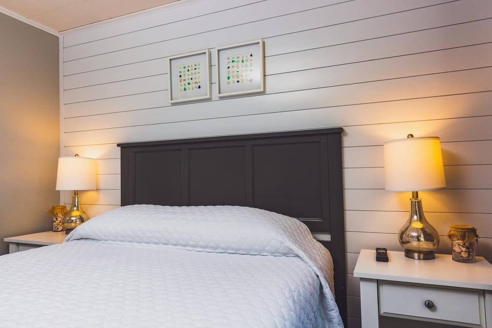 Bed, Bedroom, Sea view