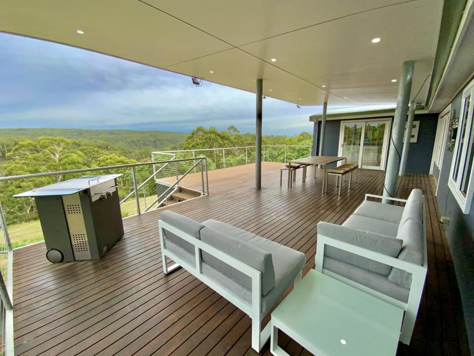 Patio, Natural landscape, BBQ facilities, View (from property/room), Balcony/Terrace, Seating area, Mountain view