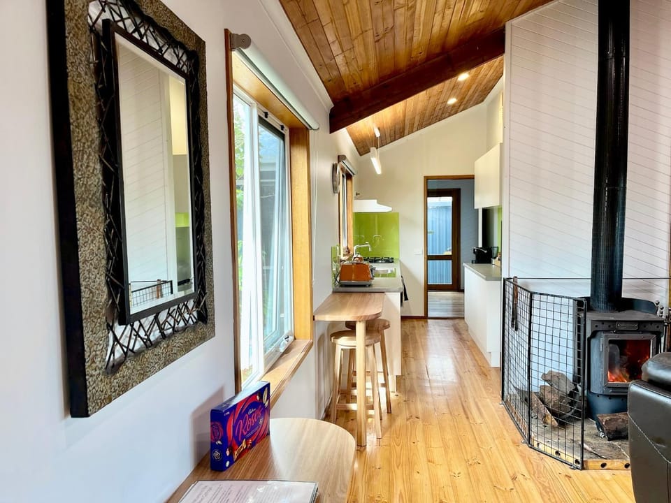 Living room, fireplace, kitchen