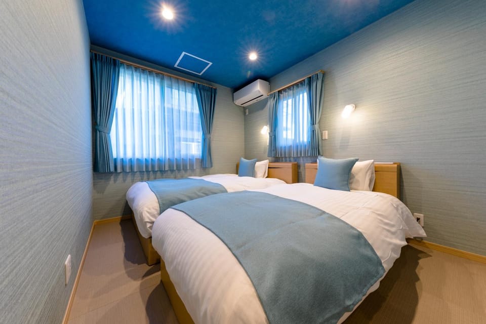 Bed, Photo of the whole room, Bedroom, air conditioner
