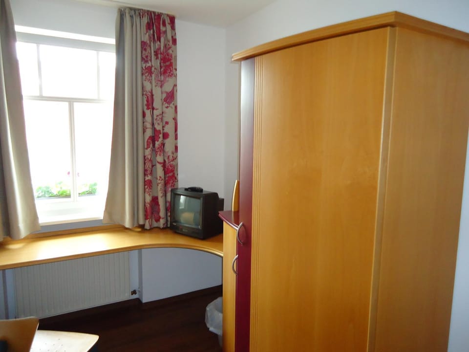 TV and multimedia, View (from property/room)
