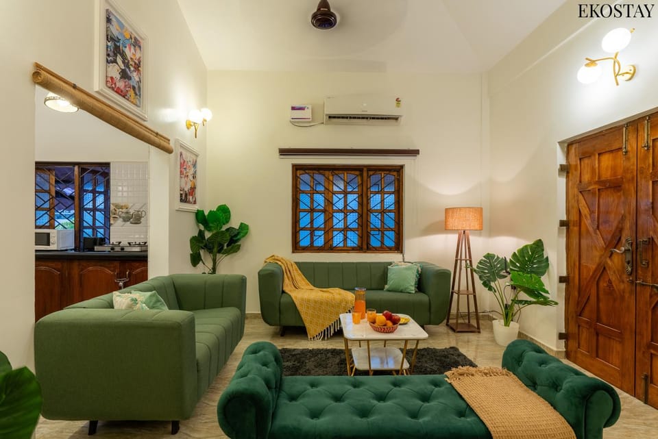 Living room, Seating area, air conditioner