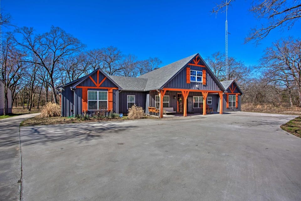 Game Room + Lake Tawakoni Access: Family Getaway! House in Lake Tawakoni