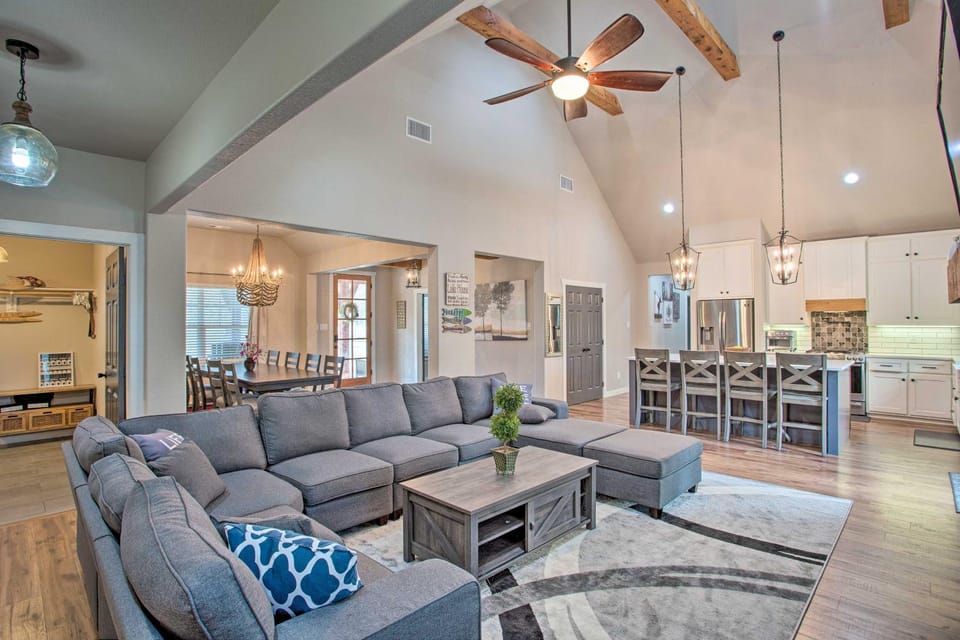 Game Room + Lake Tawakoni Access: Family Getaway! House in Lake Tawakoni