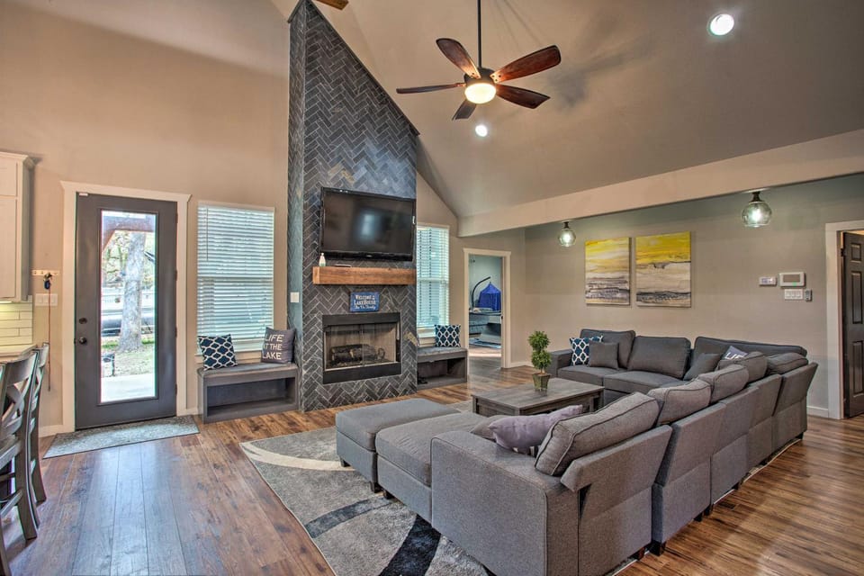 Game Room + Lake Tawakoni Access: Family Getaway! House in Lake Tawakoni