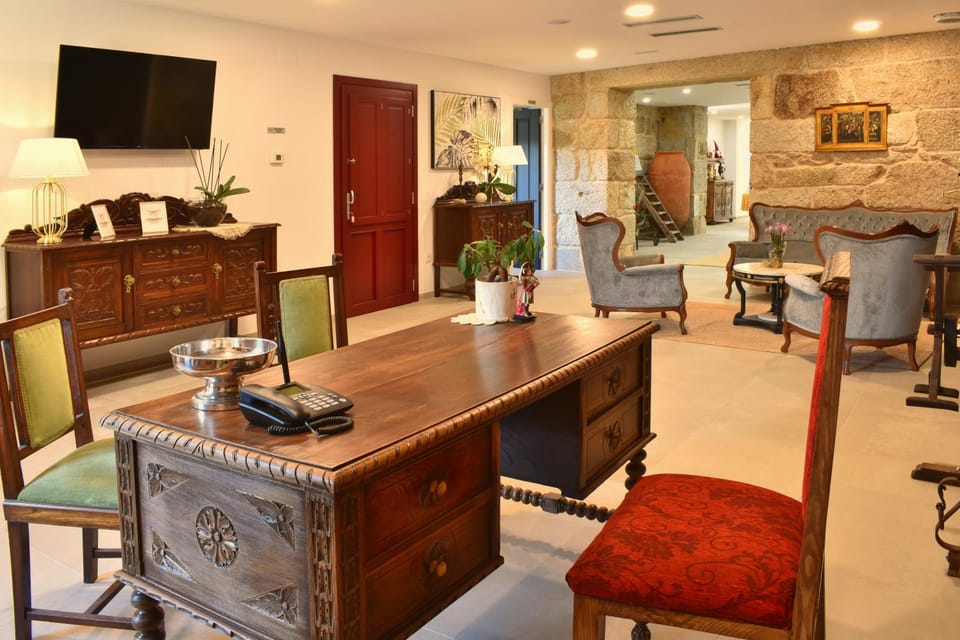 Communal lounge/ TV room, Lobby or reception