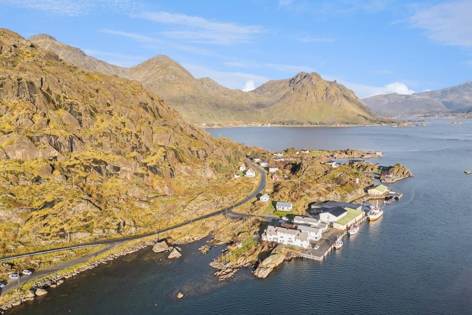 Akselhuset-Koselig hus rett ovenfor kaikanten midt i Lofoten House in Lofoten