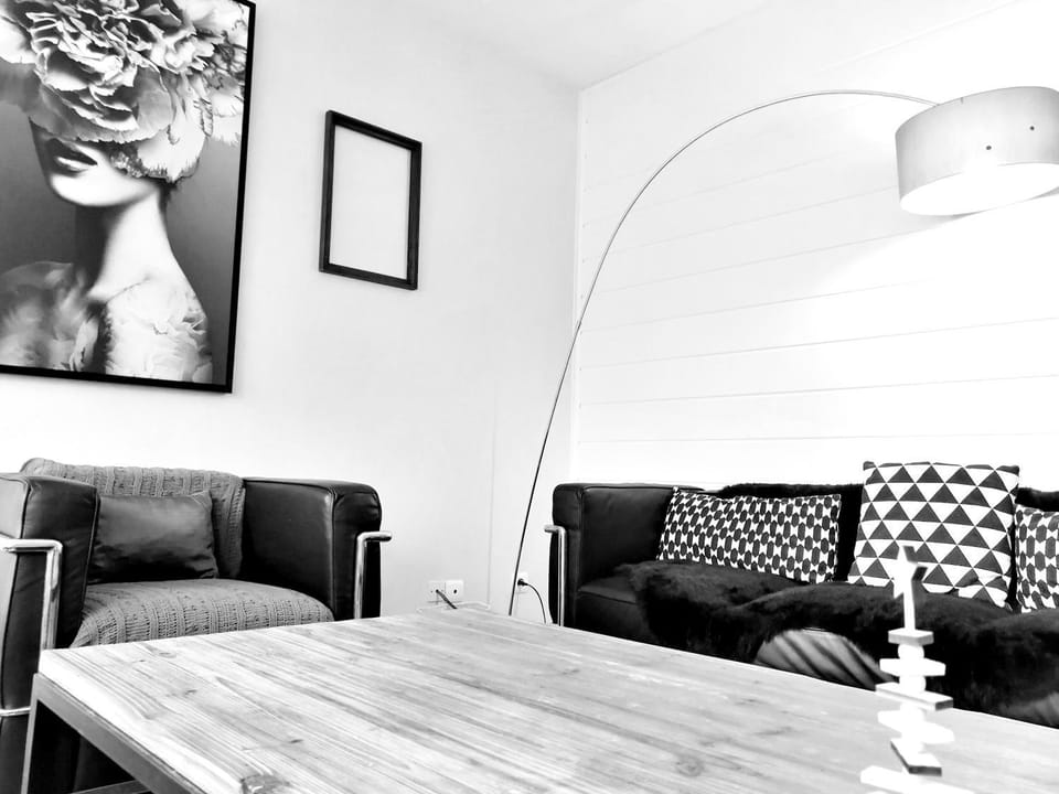 Bed and Break Annecy, appartement 90m2 avec parking, balcons Apartment in Annecy