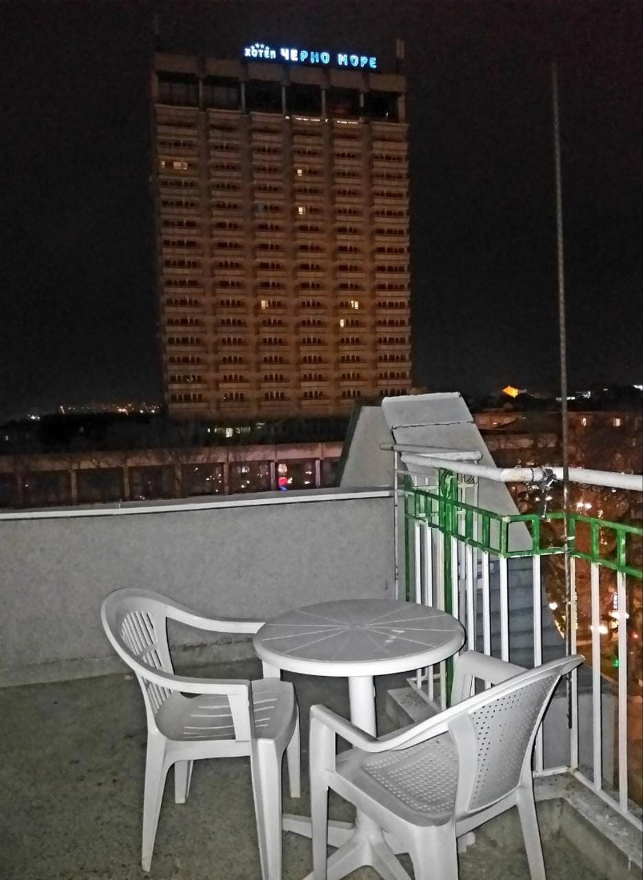 Balcony/Terrace, City view, Quiet street view