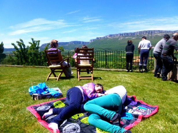 People, Natural landscape, children, group of guests, Family