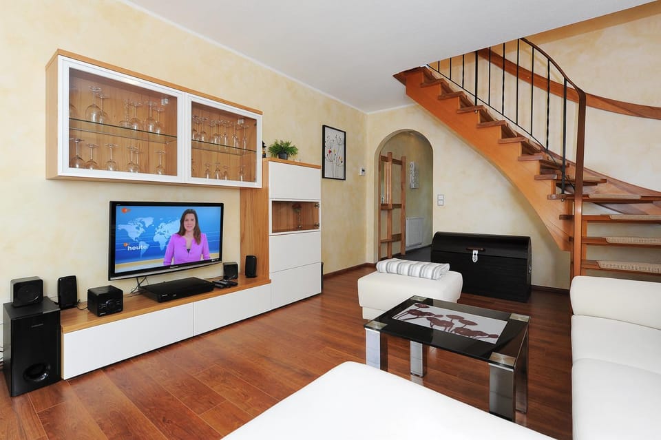 Communal lounge/ TV room, Living room