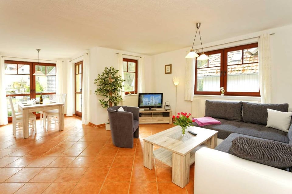 Zinnowitz - 3 separate Wohungen Frankstr 6 mit WLAN, ruhig, 1xEG mit Terrasse und 2xOG Apartment in Zinnowitz