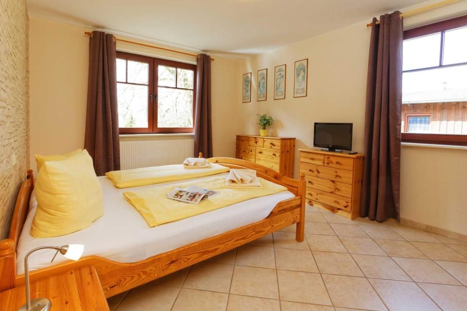 Zinnowitz - 3 separate Wohungen Frankstr 6 mit WLAN, ruhig, 1xEG mit Terrasse und 2xOG Apartment in Zinnowitz