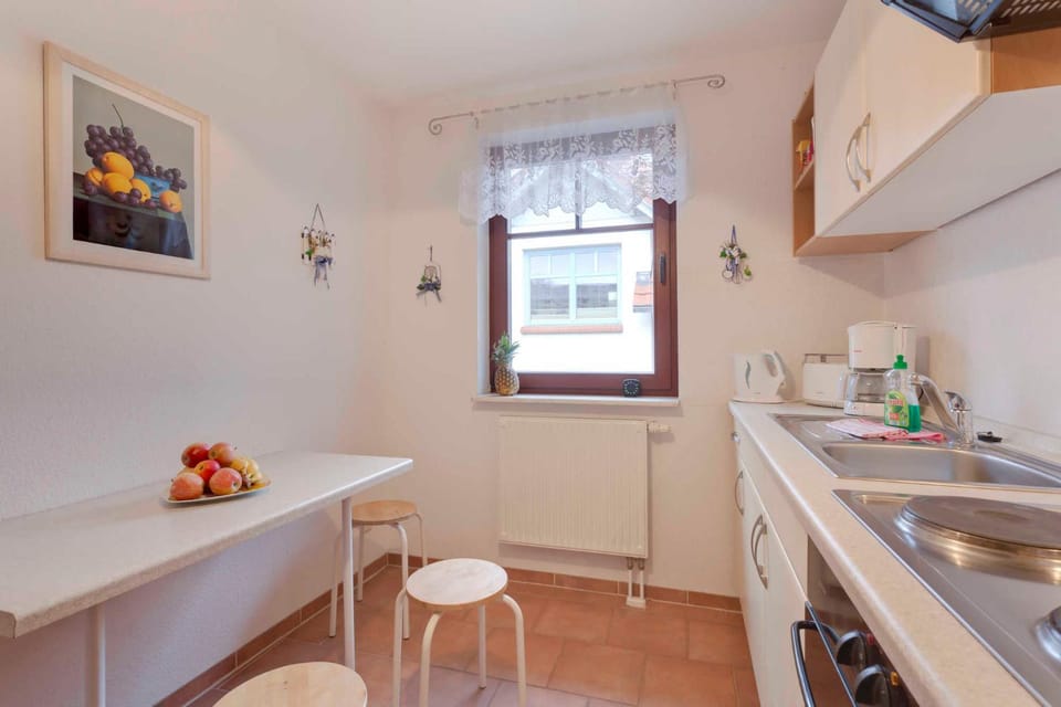 Zinnowitz - 3 separate Wohungen Frankstr 6 mit WLAN, ruhig, 1xEG mit Terrasse und 2xOG Apartment in Zinnowitz