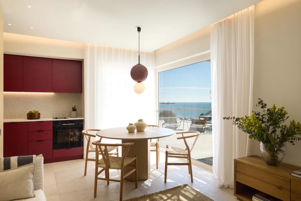 Natural landscape, View (from property/room), Kitchen or kitchenette, Living room, Seating area, Dining area, Sea view