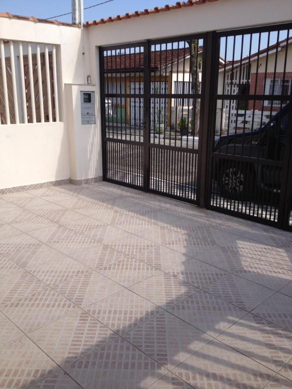 Facade/entrance, Entertainment