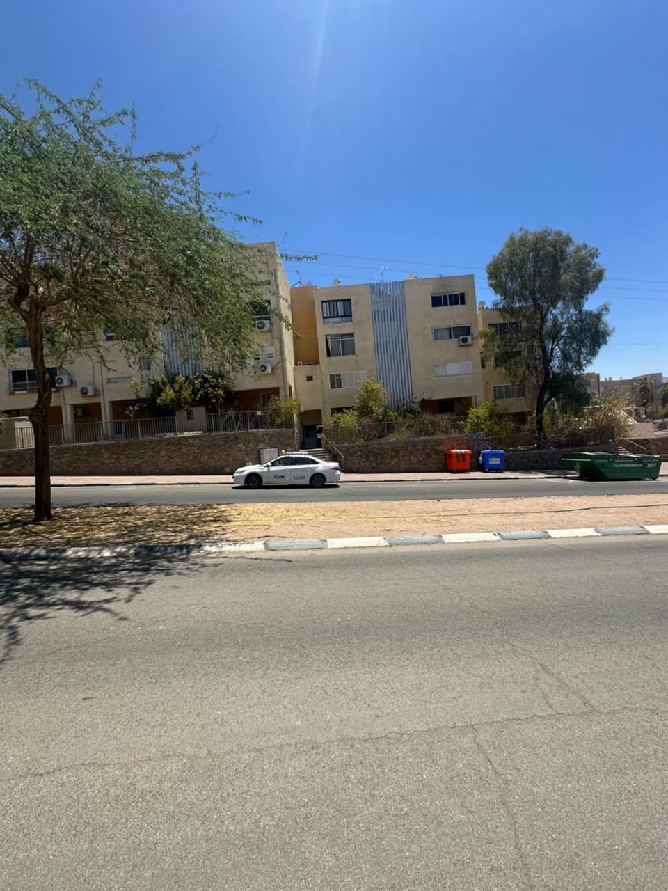 Property building, Neighbourhood, Location
