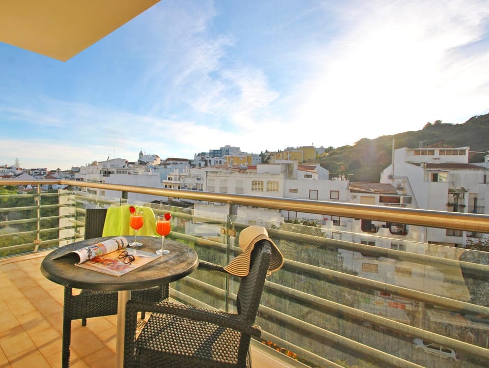 Balcony/Terrace, Street view