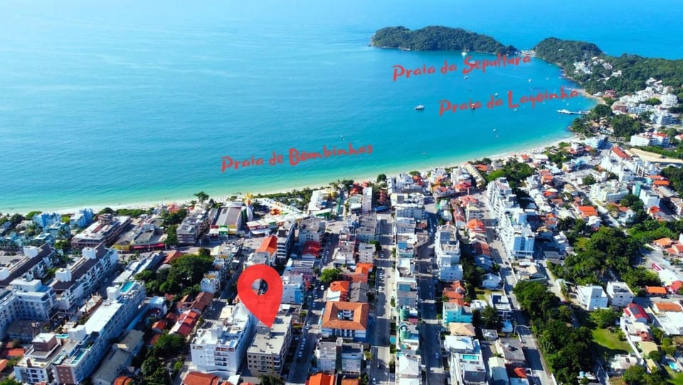 Nearby landmark, Bird's eye view