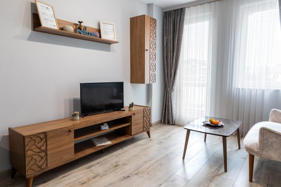 Communal lounge/ TV room