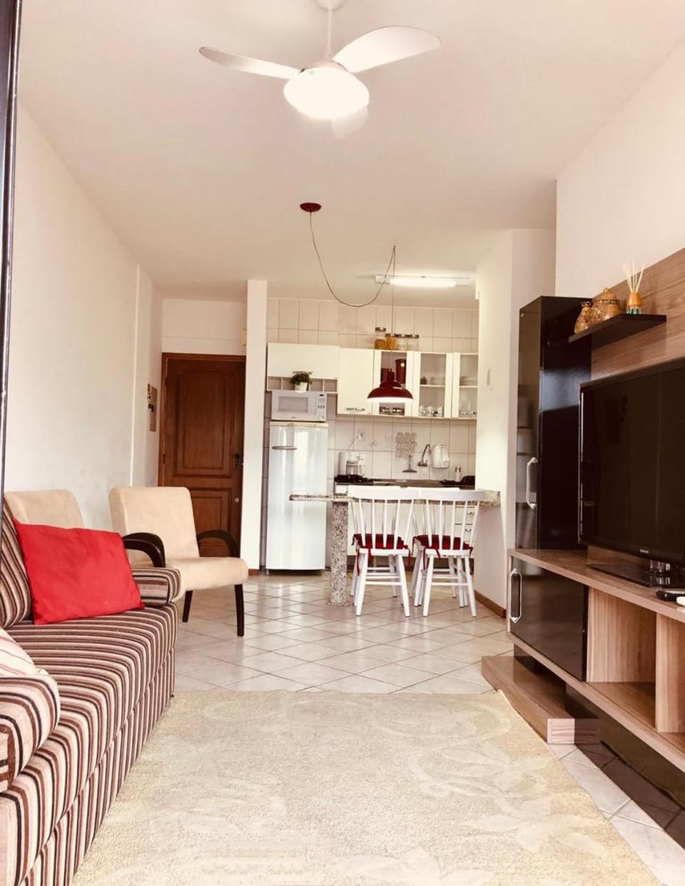 TV and multimedia, Kitchen or kitchenette, Seating area