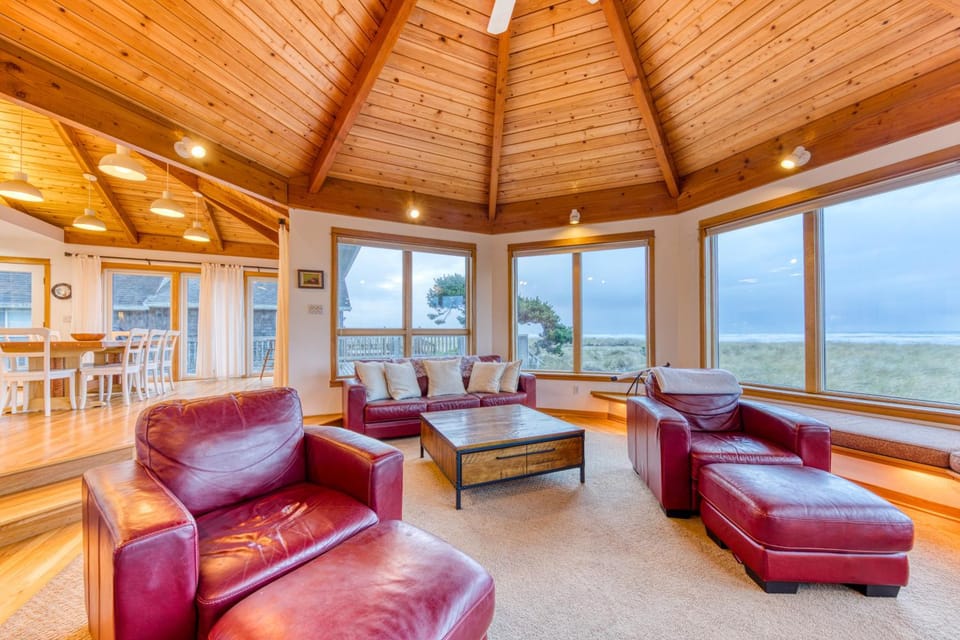 Beachside Getaway House in Nedonna Beach