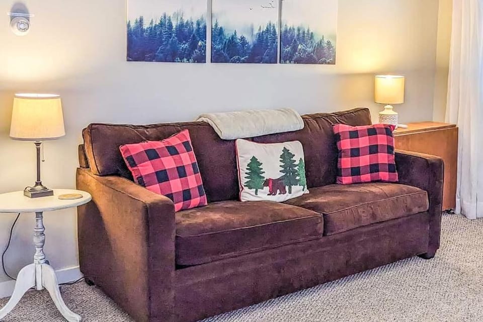 Cozy Ludlow Escape Apartment in Ludlow