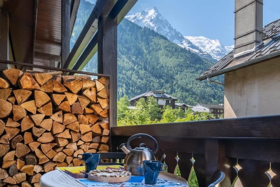 View (from property/room), Balcony/Terrace, Mountain view