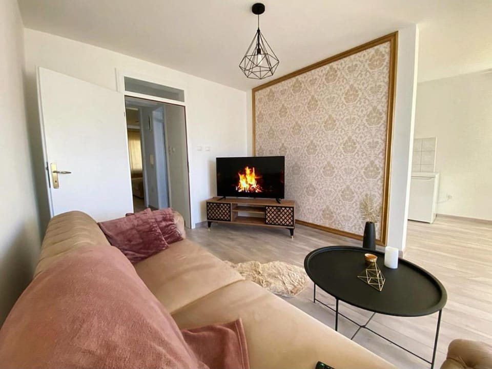 TV and multimedia, Seating area