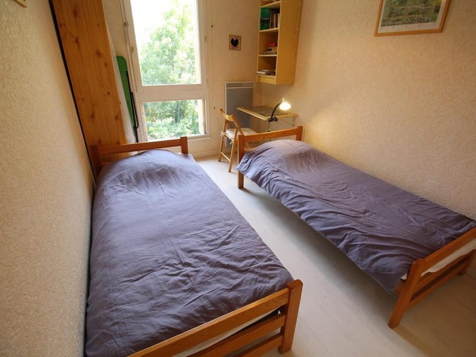 Luchon - T2 avec balcon, animaux admis, parking - FR-1-313-146 Apartment in Catalonia