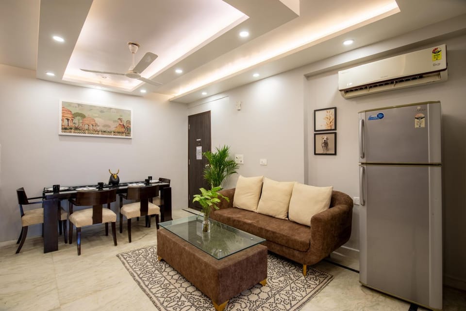 Kitchen or kitchenette, Living room, Seating area, Dining area, air conditioner