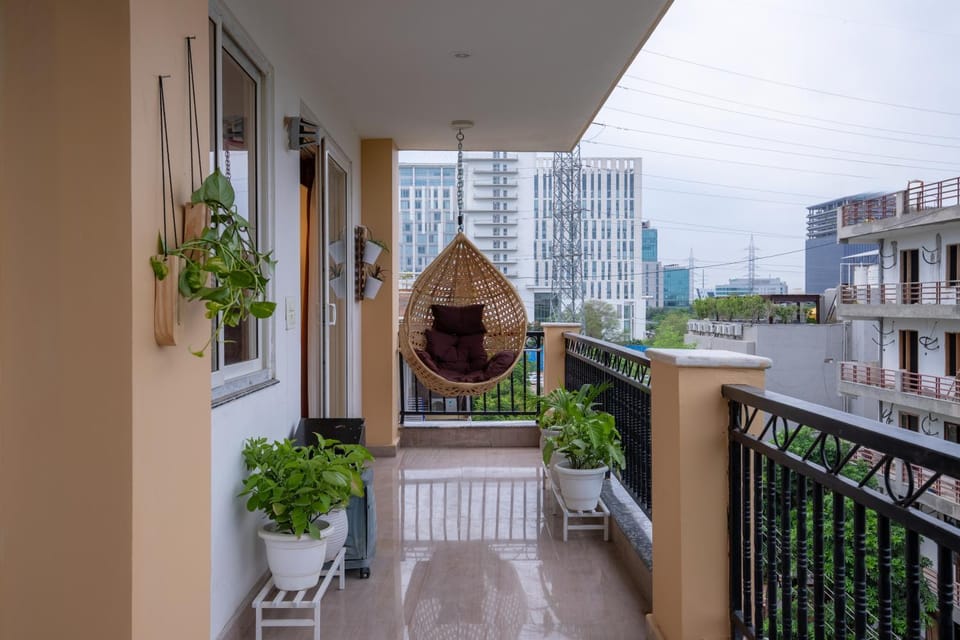 Property building, Day, View (from property/room), Balcony/Terrace, City view
