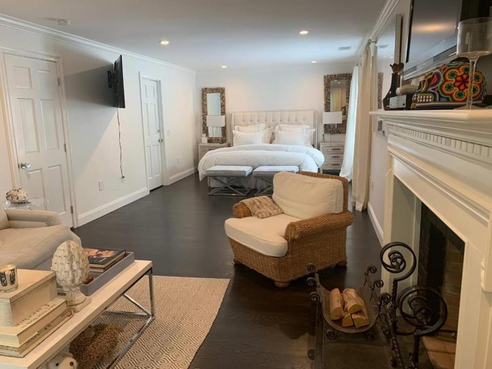 Seating area, Bedroom