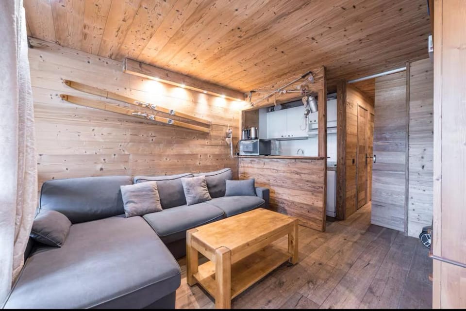 Kitchen or kitchenette, Living room, Seating area
