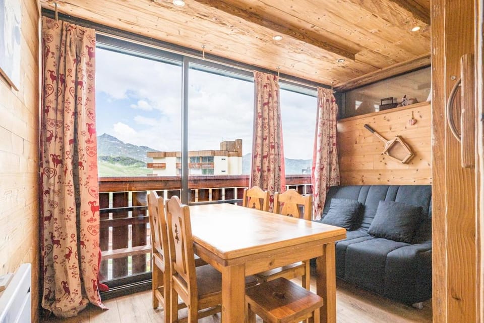 APT centre station vue sur les pistes de Val Thorens 6p Apartment in Les Allues