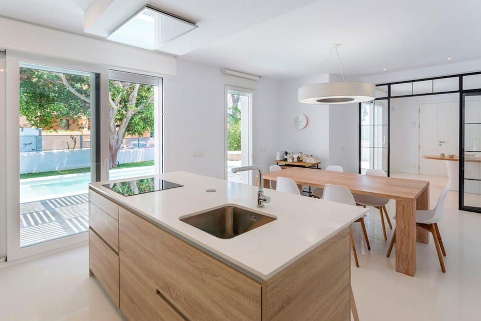 Kitchen or kitchenette, Living room, Dining area, stove