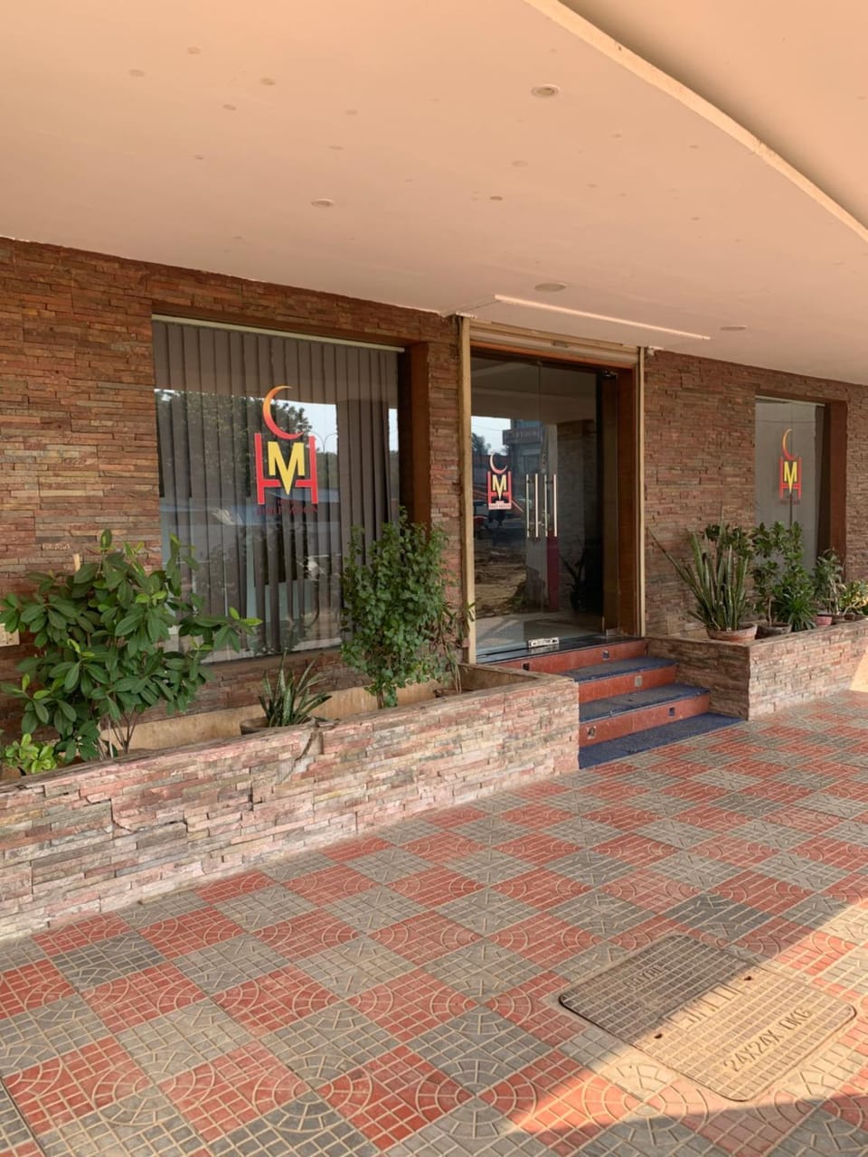 Patio, Facade/entrance