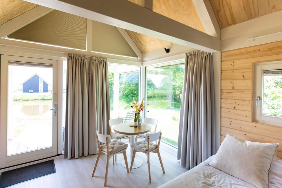 Tiny house met hottub Apartment in Friesland, Netherlands