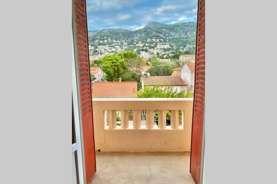 Balcony/Terrace, Mountain view