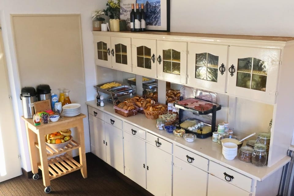 Coffee/tea facilities, Kitchen or kitchenette, Food and drinks, Food, Breakfast, Buffet breakfast