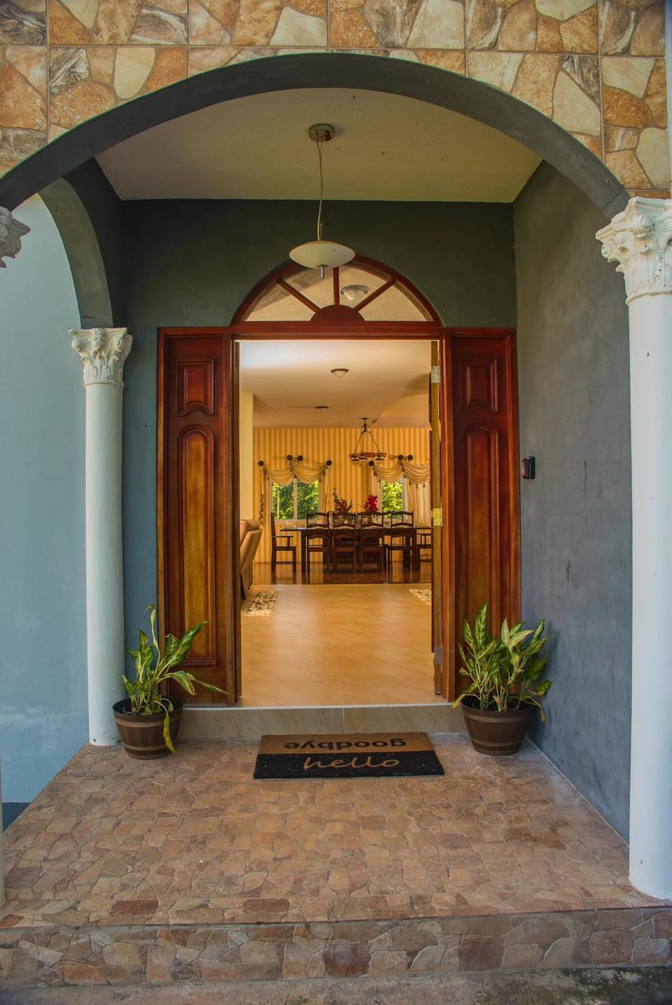 Facade/entrance