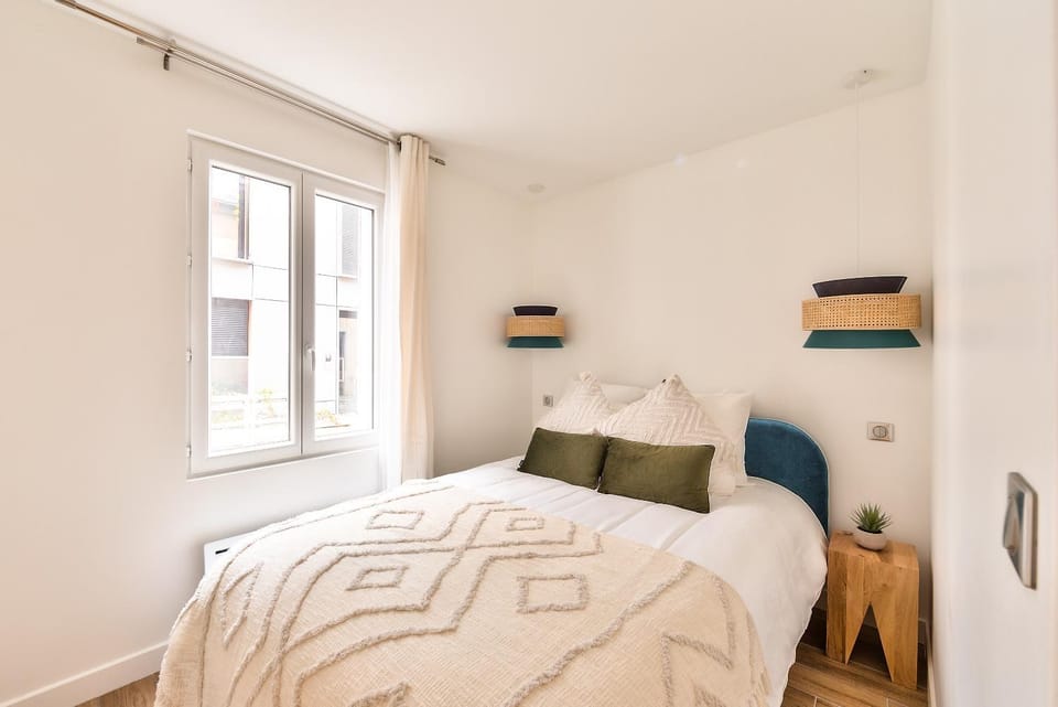 Bed, Bedroom