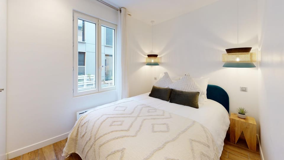 Bed, Bedroom