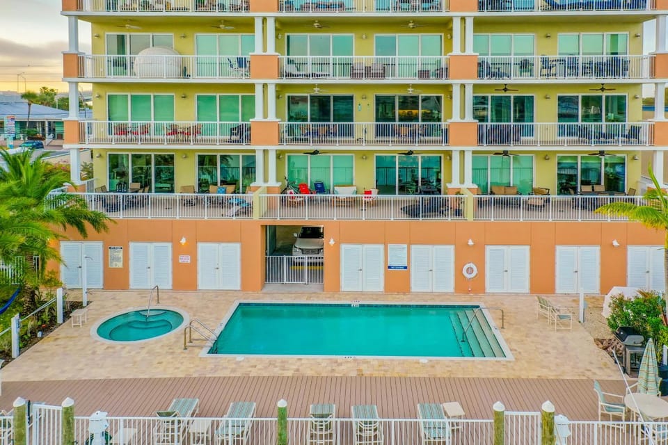 Dolphin's Cove - Clearwater Beach, FL House in Clearwater Beach