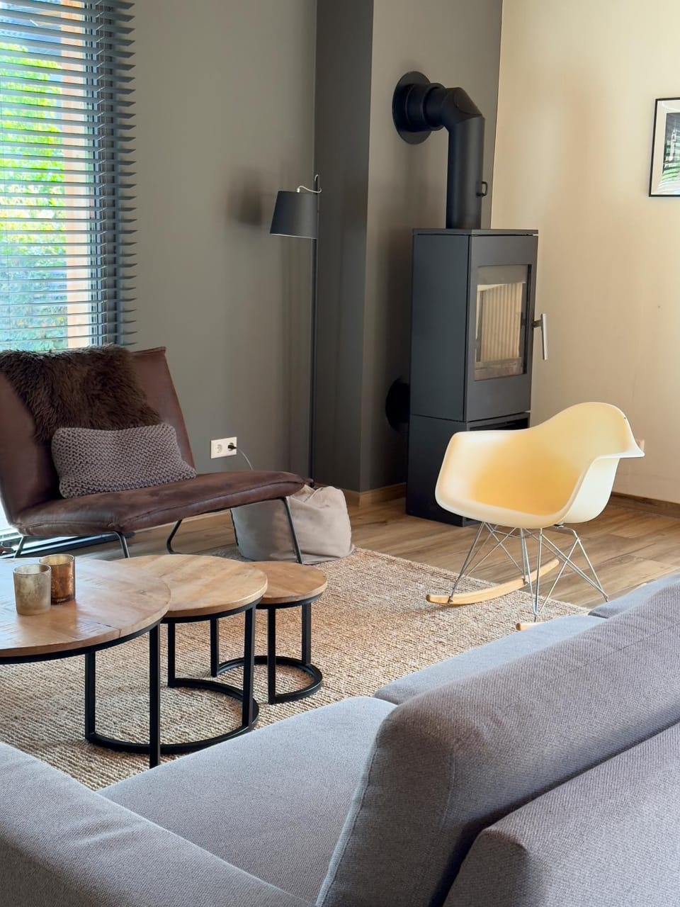 TV and multimedia, Living room, Seating area, fireplace