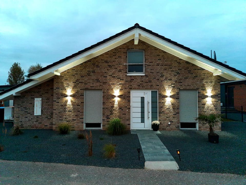 Ferienhaus am See Goch Kessel House in Limburg (province)