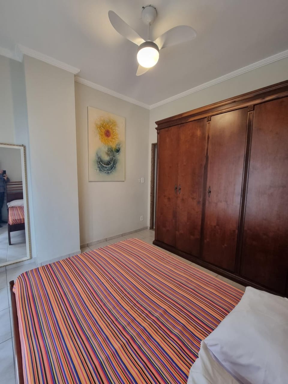 Bed, Photo of the whole room, Bedroom, fireplace, wardrobe