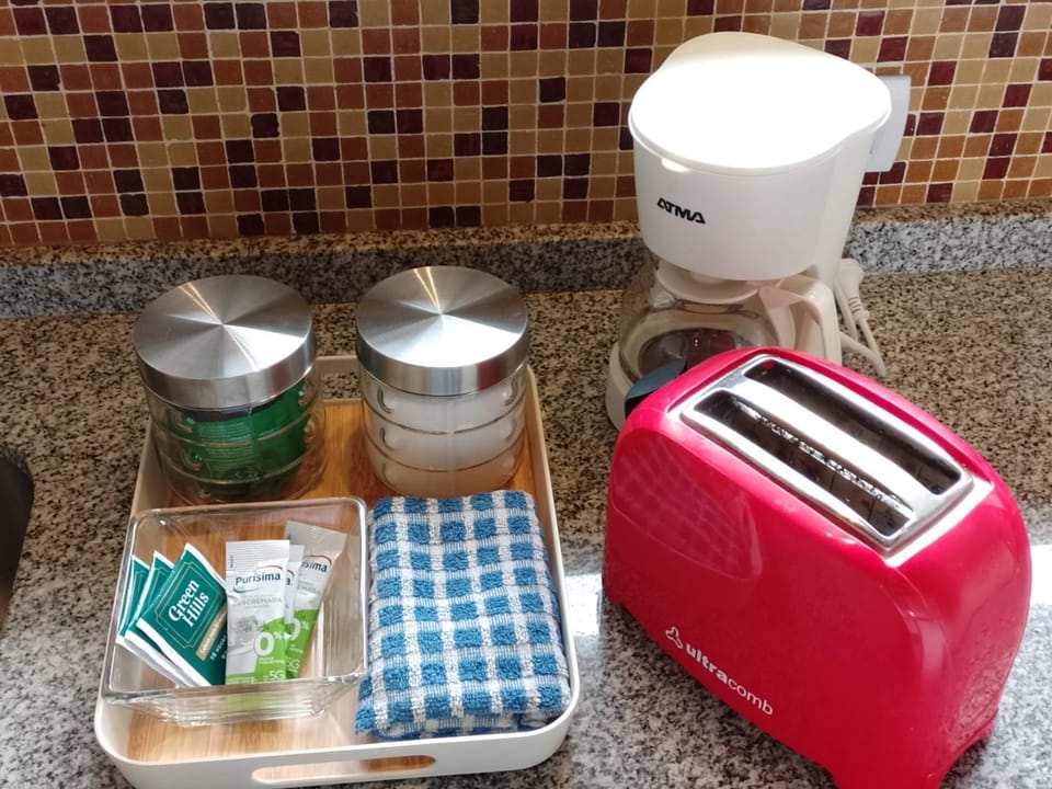 Coffee/tea facilities, Kitchen or kitchenette, toaster