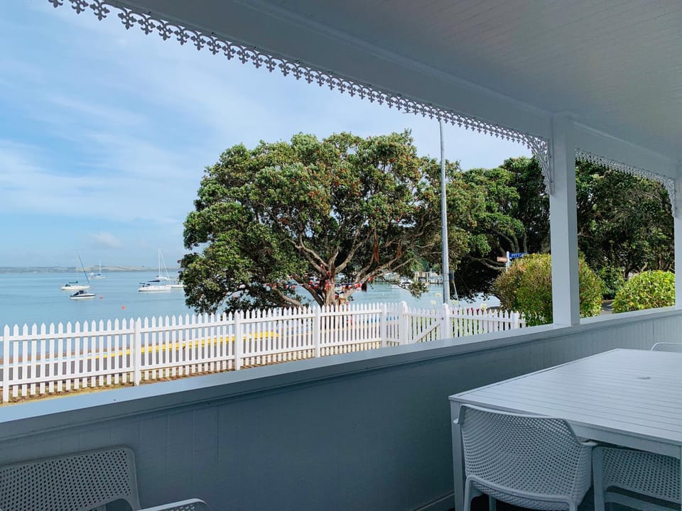 Property building, Balcony/Terrace, Sea view